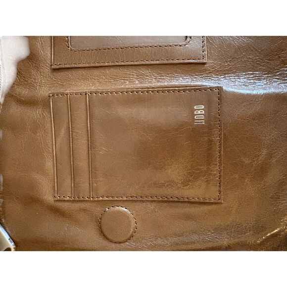 Hobo Brown Leather Lauren Clutch-Wallet - Picture 5 of 9